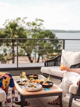 waterfront dining