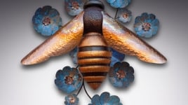 Art Market bee by Eric Moore