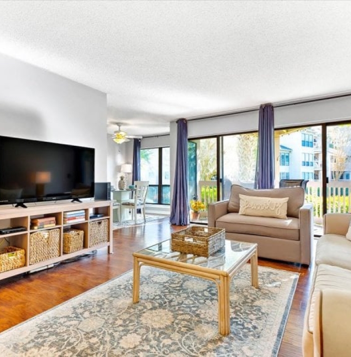 10% Off 7+ Nights In 2026 - Lighthouse Tennis 2383