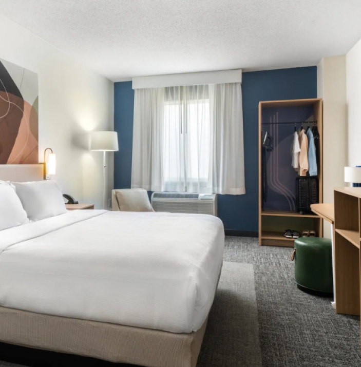 Spark king room interior